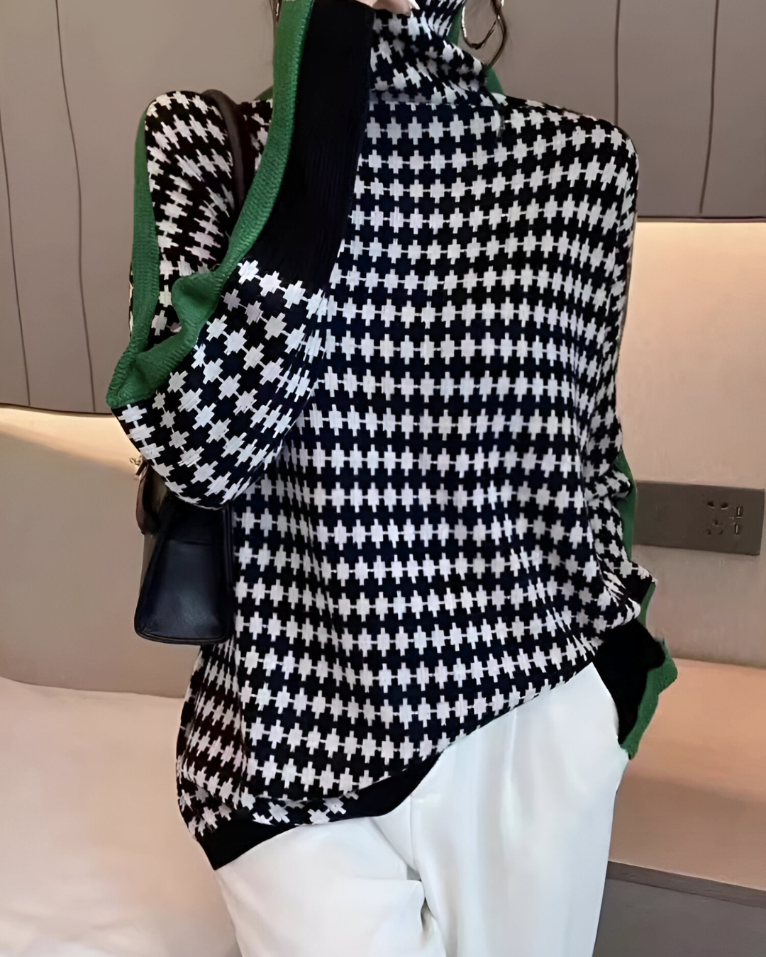 Linea™ – Elegancki Sweter z Wysokim Kołnierzem i Geometrycznym Wzorem